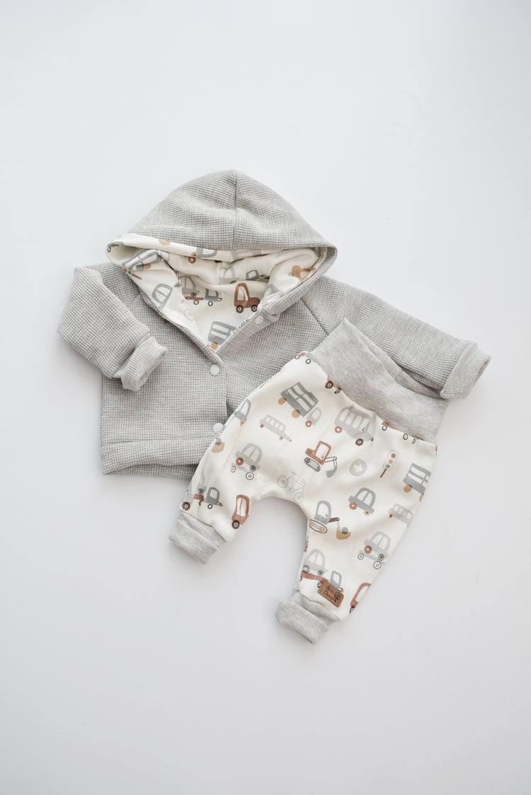 Outfit „Fahrzeuge" (Kaputzenjacke & Hose) Gr. 56