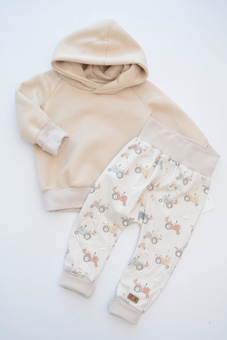 Outfit „Traktoren“ (Hoodie beige & Hose) Gr. 86/92