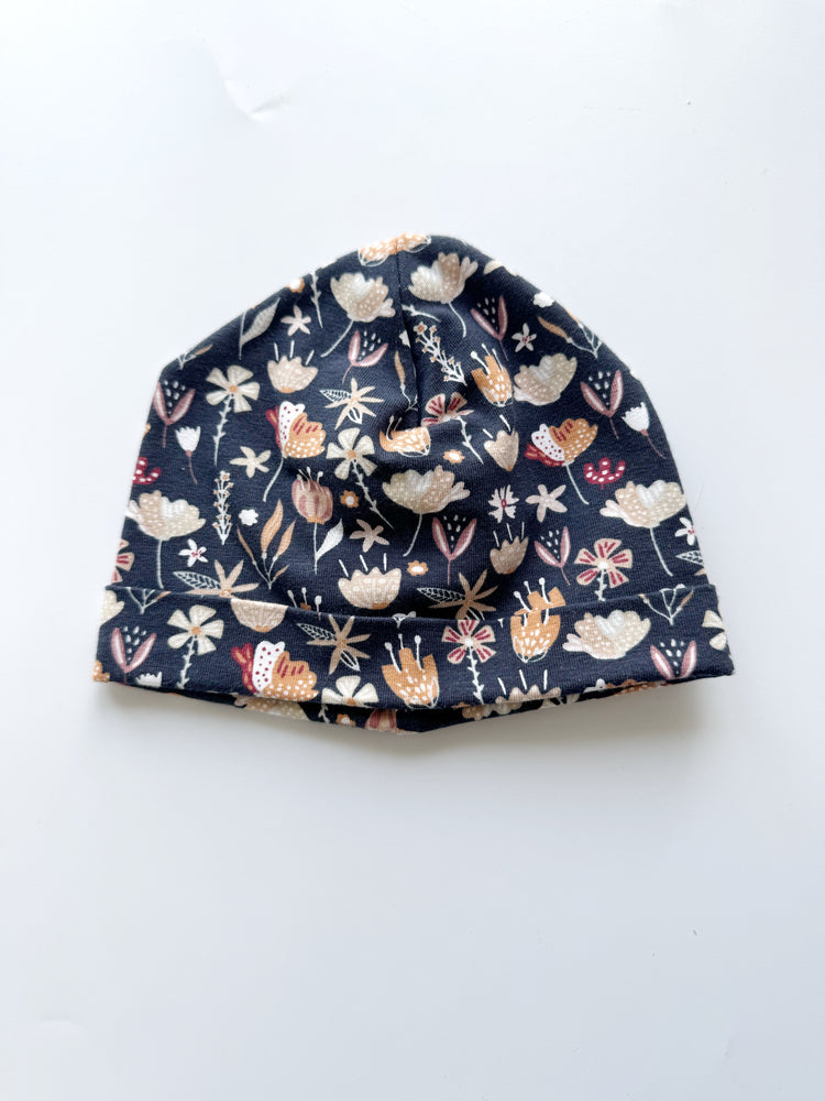 Mütze „Blumen“ dunkelblau KU 38-41