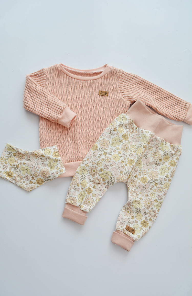 Outfit „Blumen“ Sweater Strick rosa, Hose & Halstuch Gr. 74
