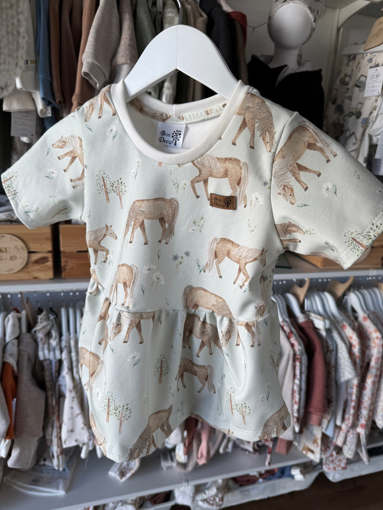 Shirt "Pferde" Gr. 116 (wird auf Bestellung angefertigt)