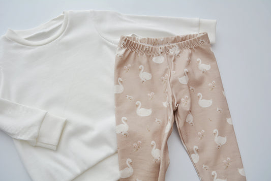 Outfit „Schwäne“ (Sweater & Legging) Gr. 80