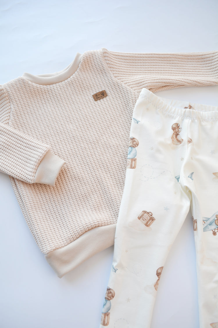 Outfit „Reisebärchen“ (Sweater Strick beige & Legging) Gr. 92/98