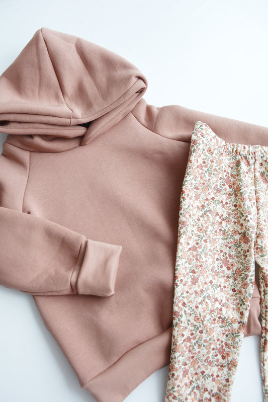 Outfit „Flowers“ (Hoodie lehmrosa & Legging) Gr. 110/116