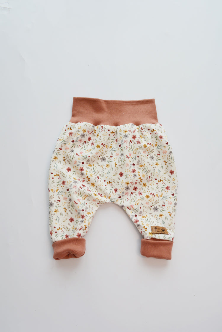 Hose "kleine Blumen" Gr. 56