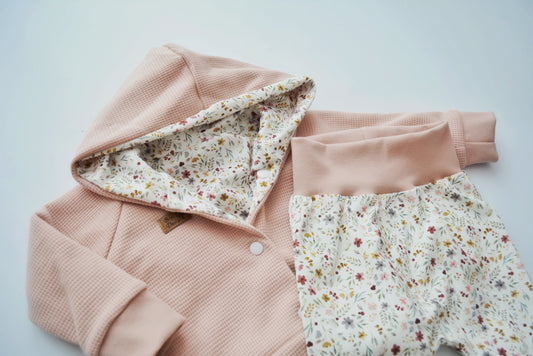 Outfit „Mini Blumen" (Kaputzenjacke & Hose) Gr. 68