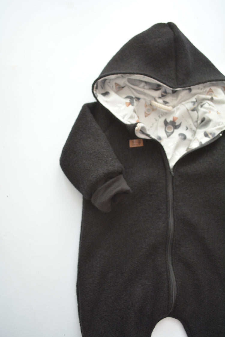 Walkoverall "Im Weltall" schwarz Gr. 86