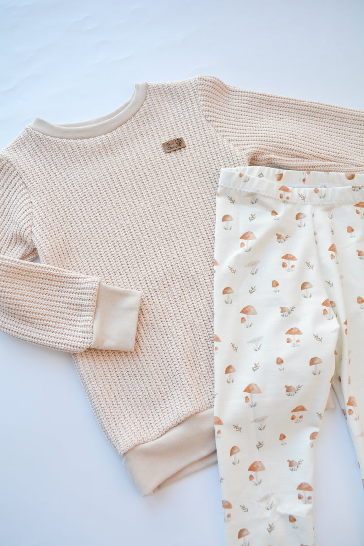 Outfit „Pilze“ (Sweater Strick beige & Legging) Gr. 98/104