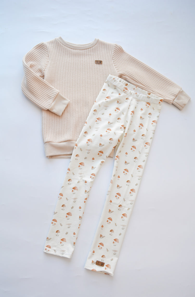 Outfit „Pilze“ (Sweater Strick beige & Legging) Gr. 98/104